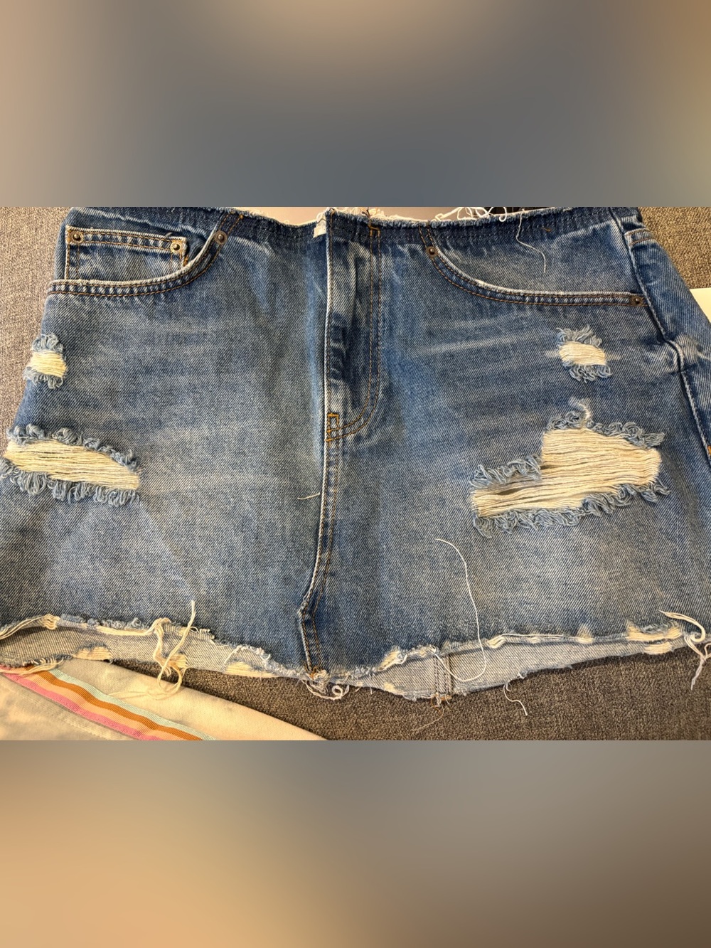ZARA Distressed Denim Jean front zip mini low waist skirt 90s Y2K trendy